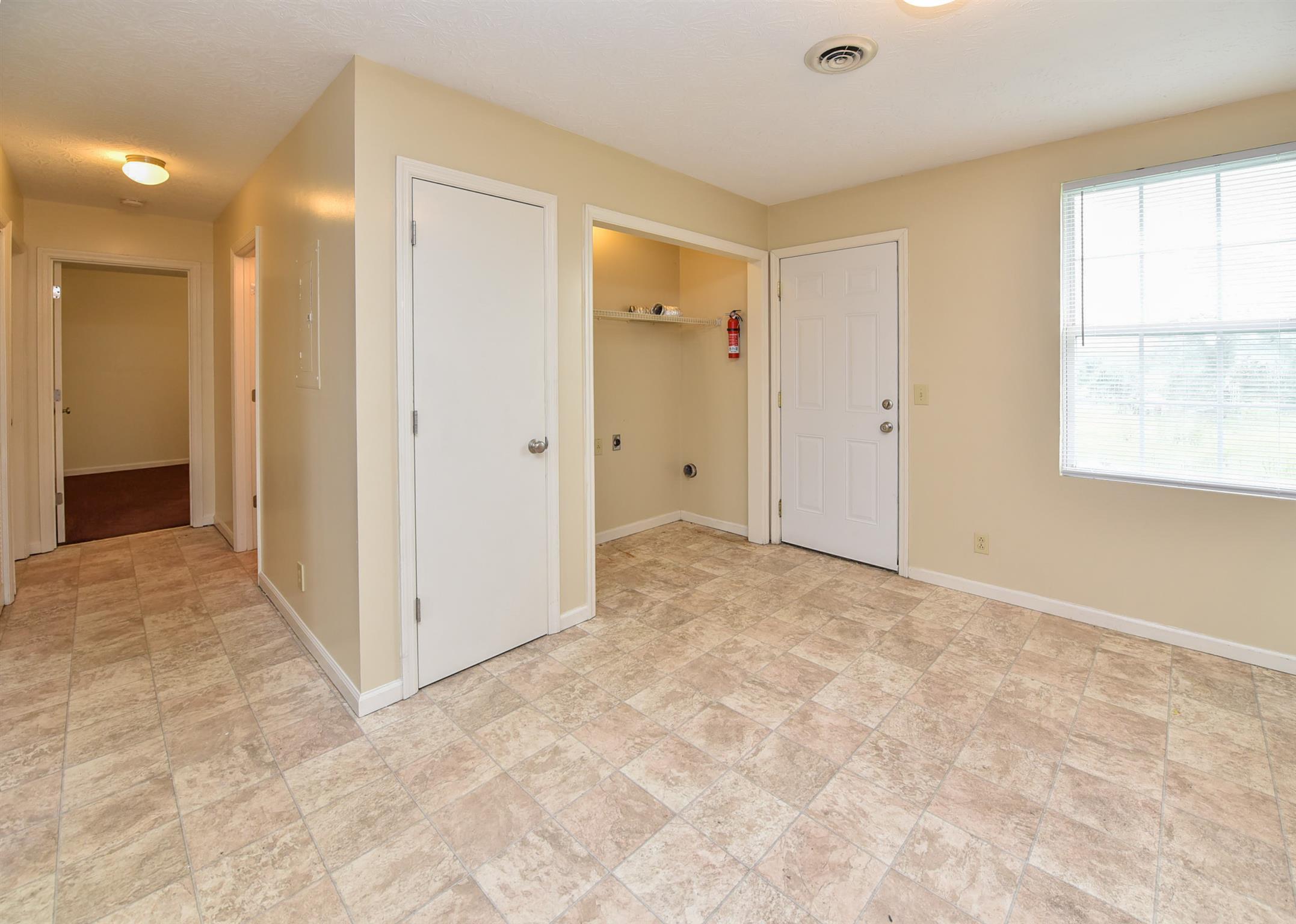 2000 R W Gordon Drive Springfield, TN 37172 - Photo 14 of 21 a view of an empty room