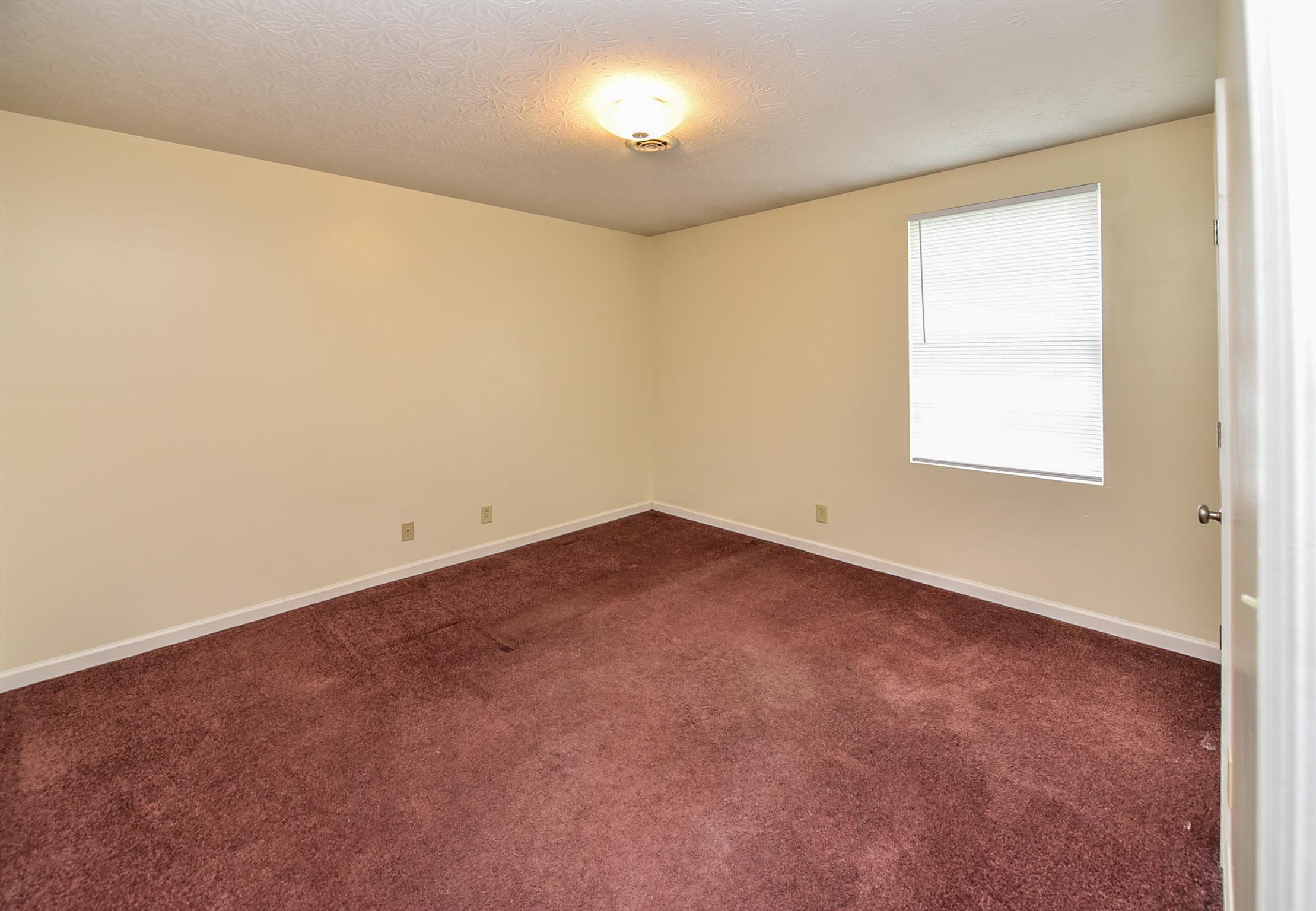 2000 R W Gordon Drive Springfield, TN 37172 - Photo 15 of 21 an empty room with a window