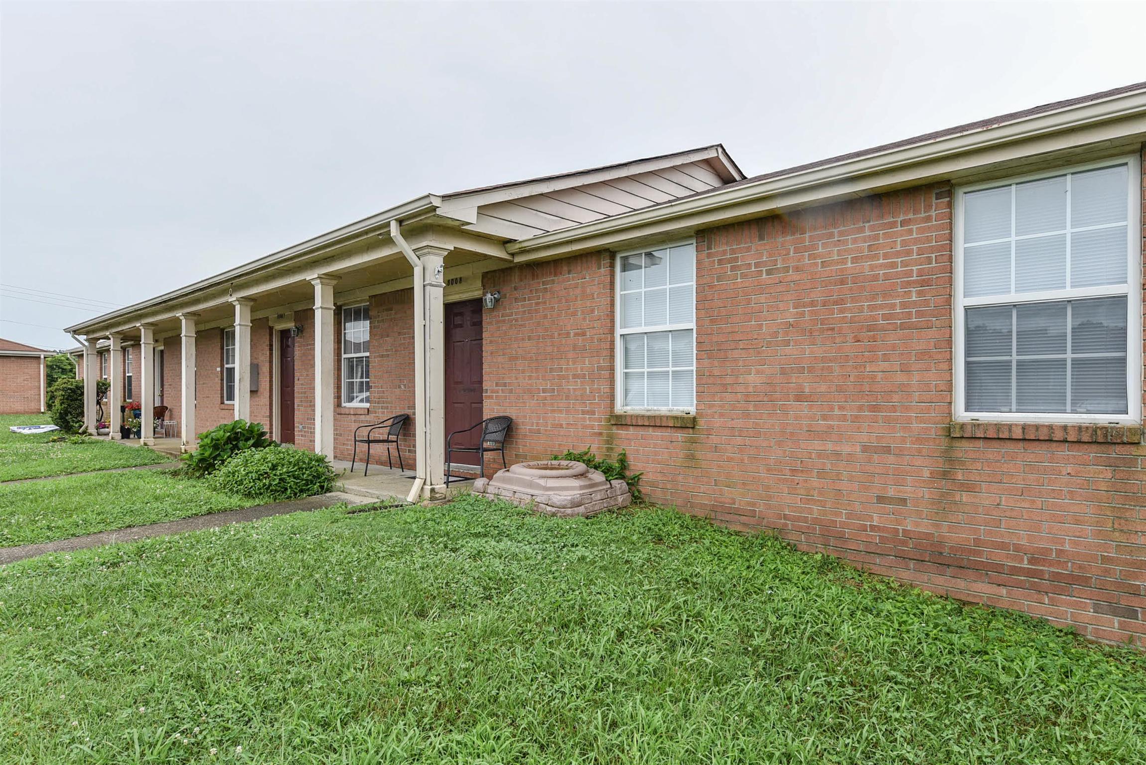 2000 R W Gordon Drive Springfield, TN 37172 - Photo 8 of 21 a front view of a house with garden