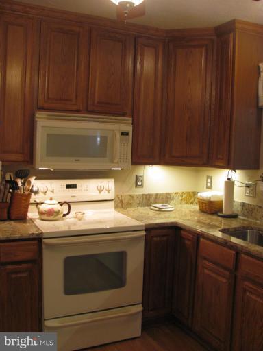 11512 Ropeknot Road Lusby, MD 20657 - Photo 9 of 30 Kitchen
