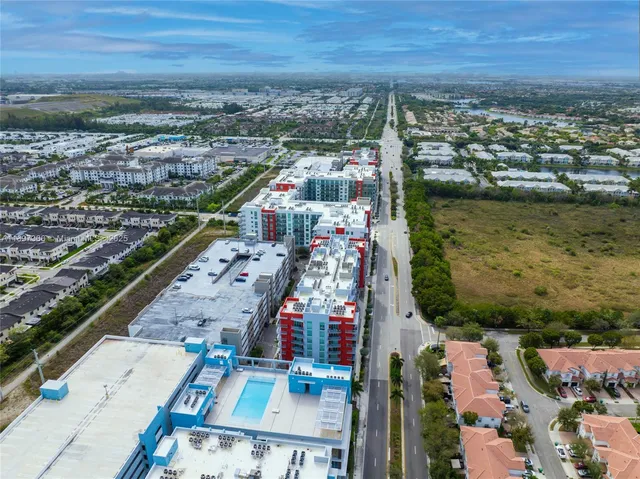 $345,000 | 7751 Northwest 107th Avenue, Unit 422, Doral, FL 33178