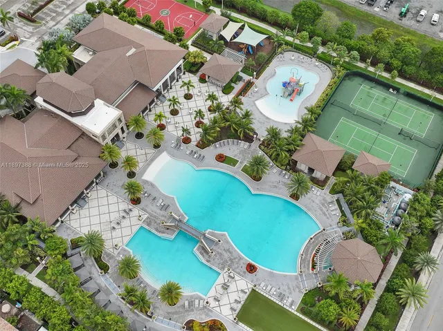 $345,000 | 7751 Northwest 107th Avenue, Unit 422, Doral, FL 33178