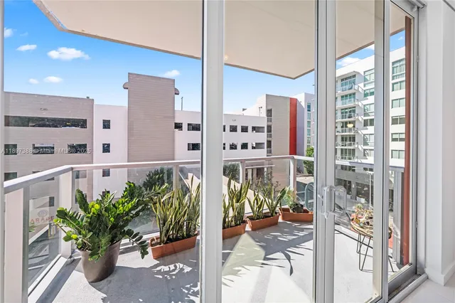 $345,000 | 7751 Northwest 107th Avenue, Unit 422, Doral, FL 33178