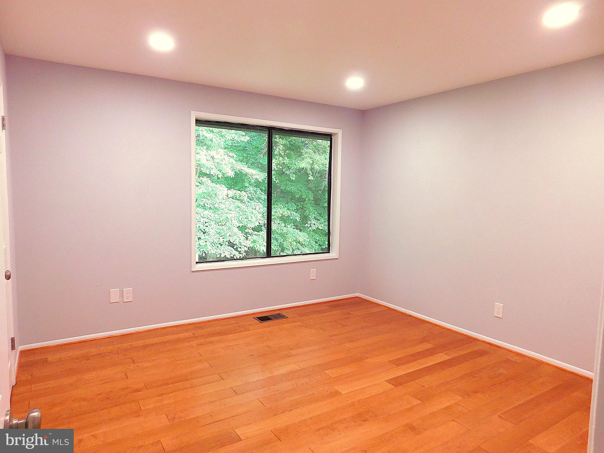 2241 Cartwright Place Reston, VA 20191 - Photo 24 of 40 Primary bedroom, Hdwds, recessed lites, tree view