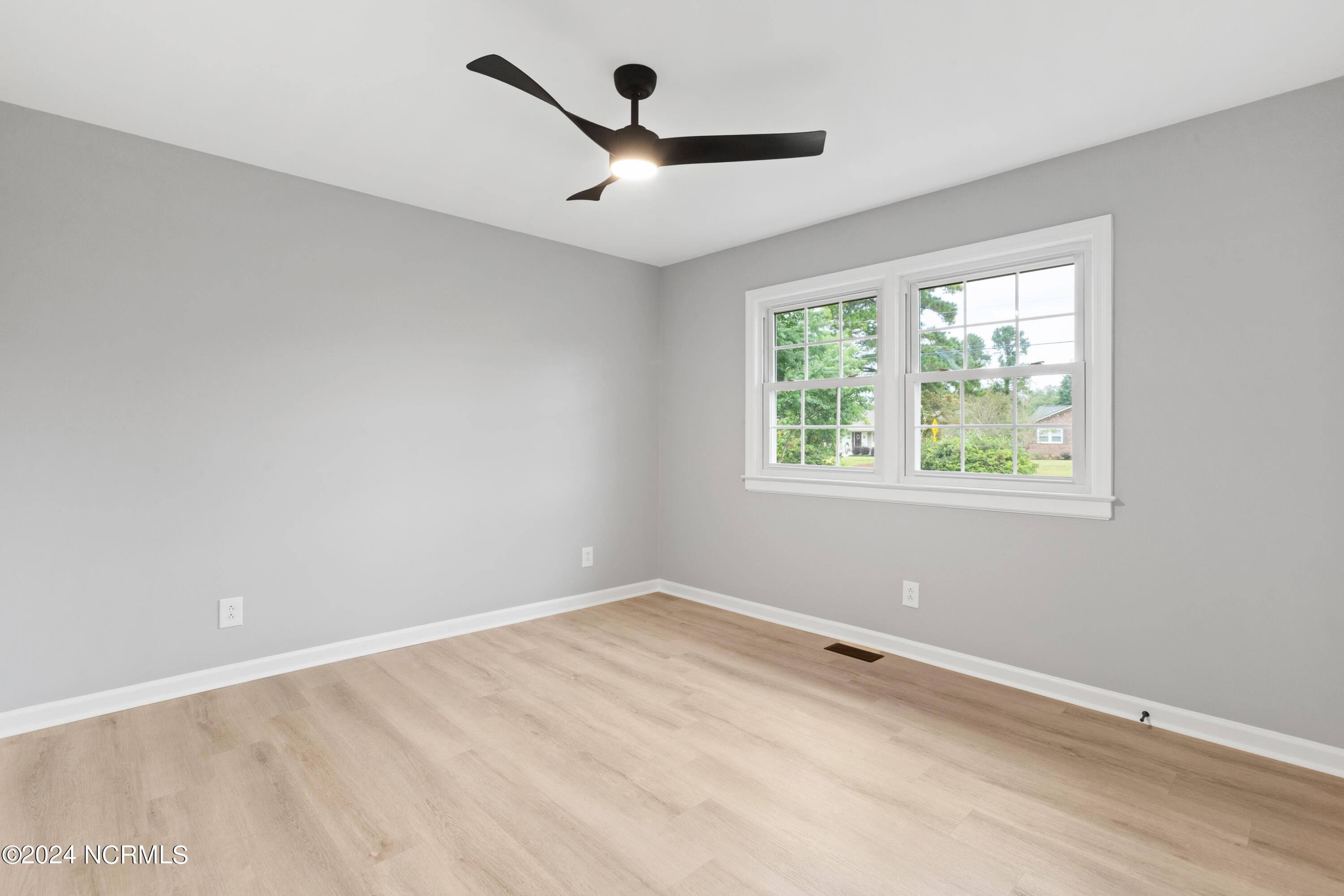 133 Tanbridge Road Wilmington, NC 28405 - Photo 22 of 38 Bedroom 2