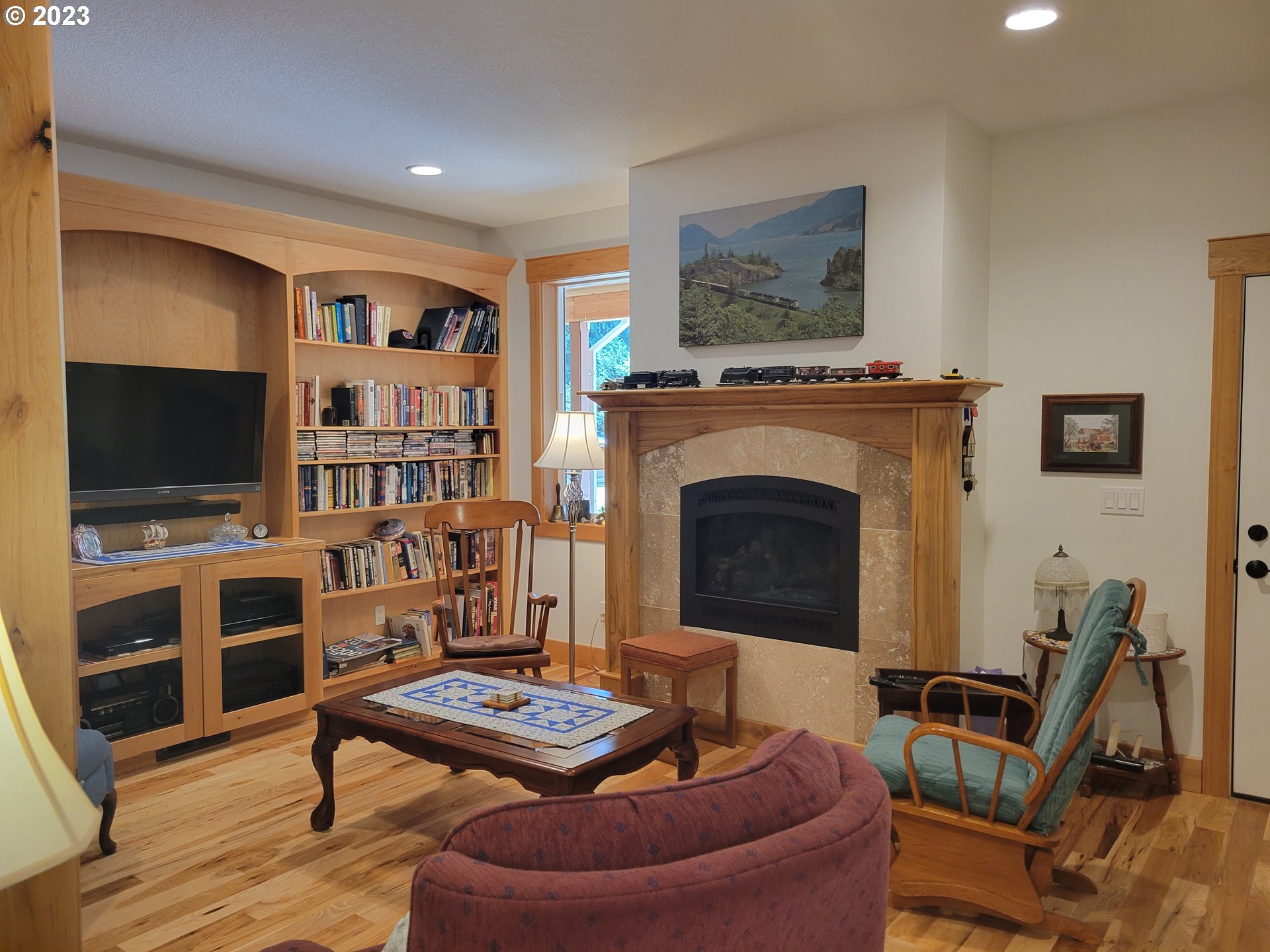 929 1st Falls View Road Stevenson, WA 98648 - Photo 11 of 48 Library