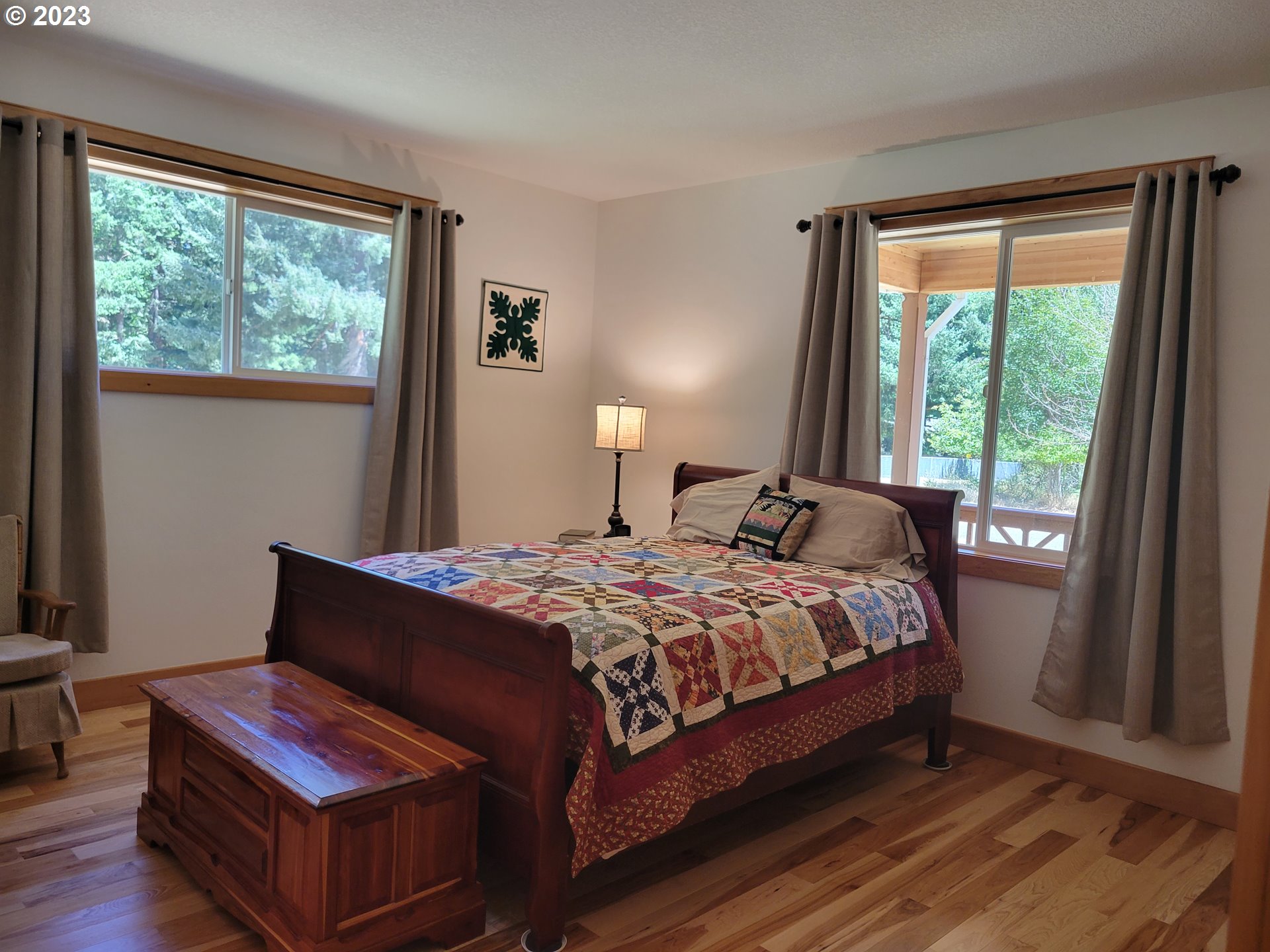 929 1st Falls View Road Stevenson, WA 98648 - Photo 25 of 48 Bedroom, Owner's Suite