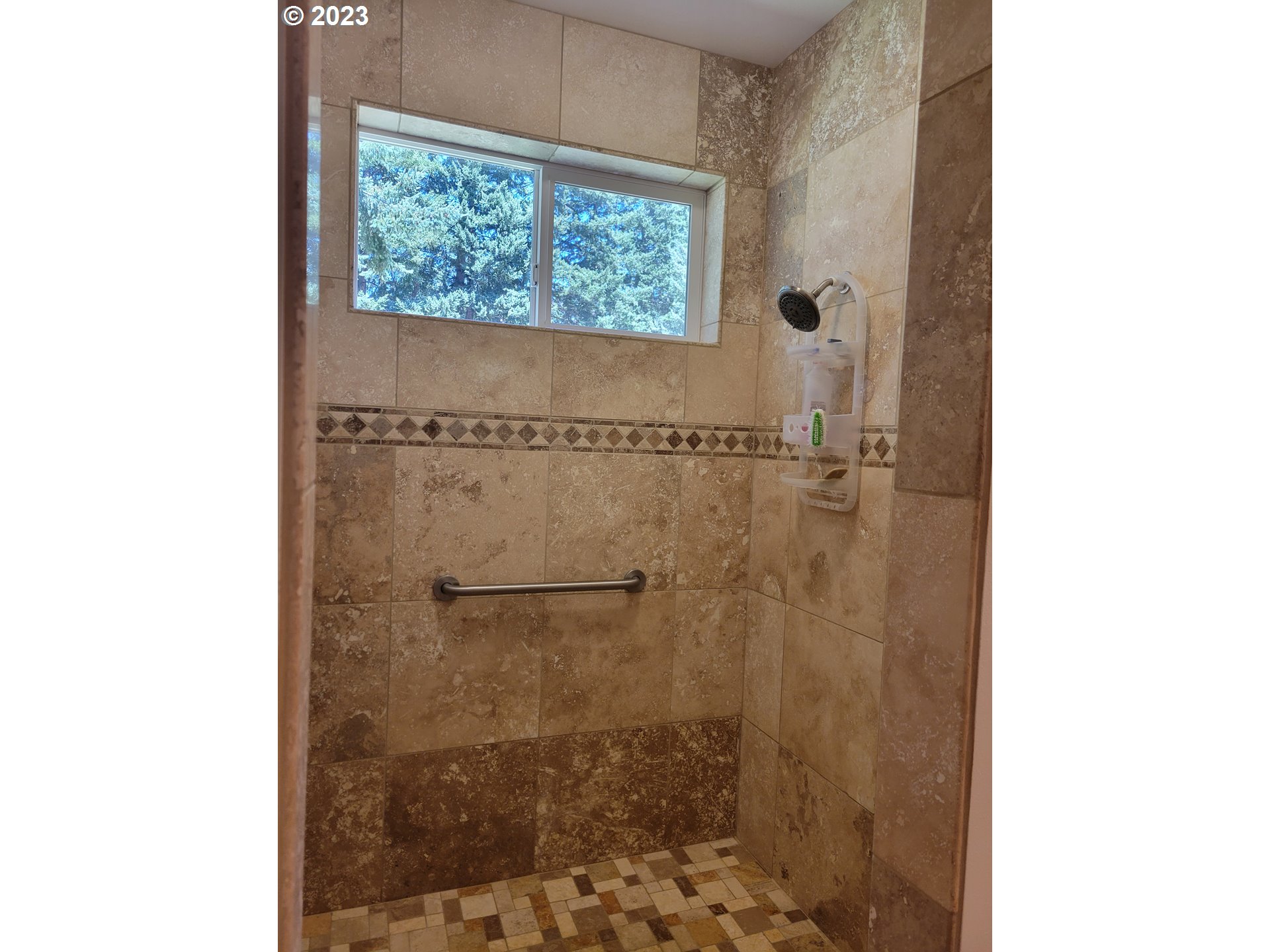 929 1st Falls View Road Stevenson, WA 98648 - Photo 32 of 48 Laundry