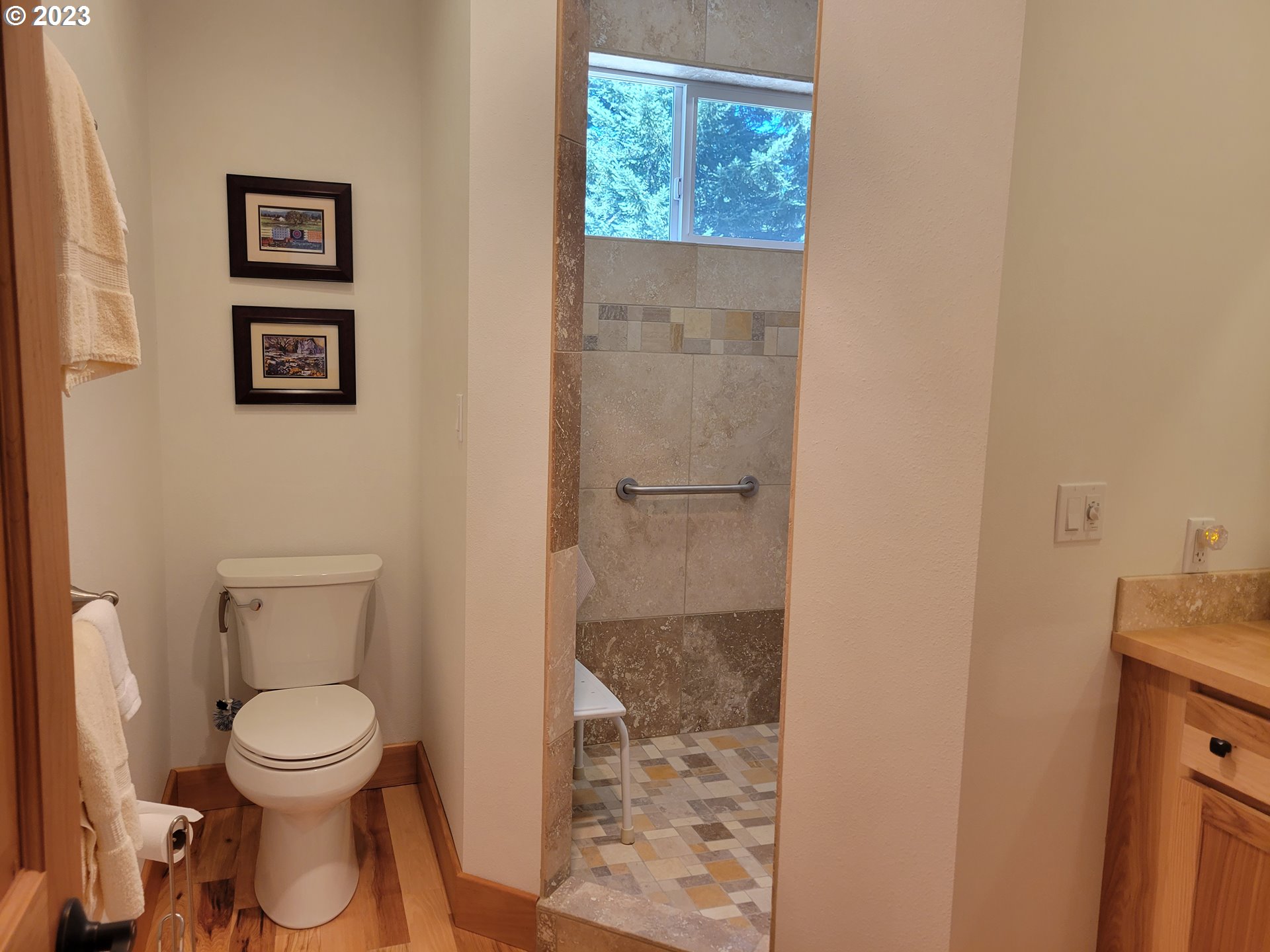 929 1st Falls View Road Stevenson, WA 98648 - Photo 36 of 48 Bathroom