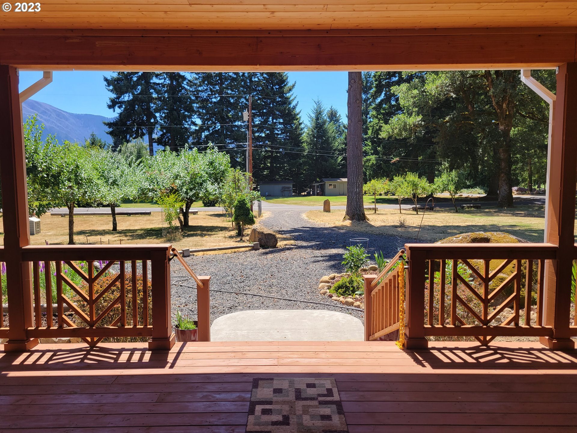 929 1st Falls View Road Stevenson, WA 98648 - Photo 6 of 48 Property Entrance