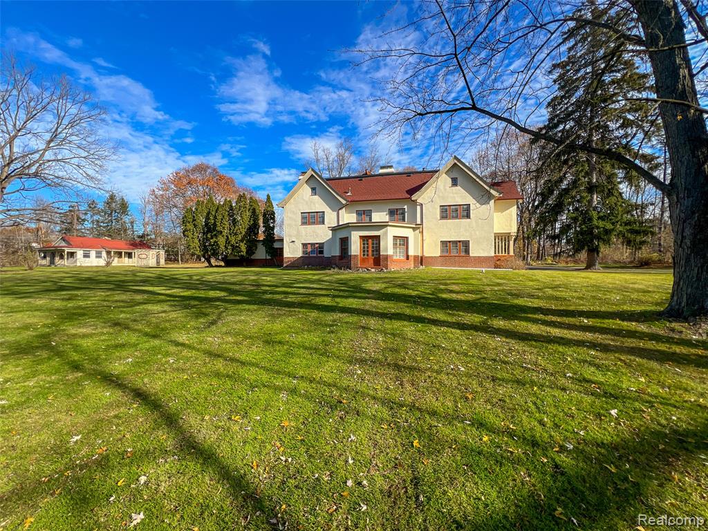 5044 Charing Cross Road Bloomfield Hills, MI 48304 - Photo 7 of 27