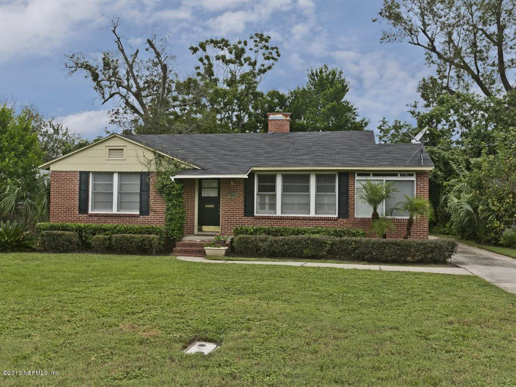4030 Dover Road Jacksonville, FL 32207 - Photo 1 of 21 a front view of a house with garden