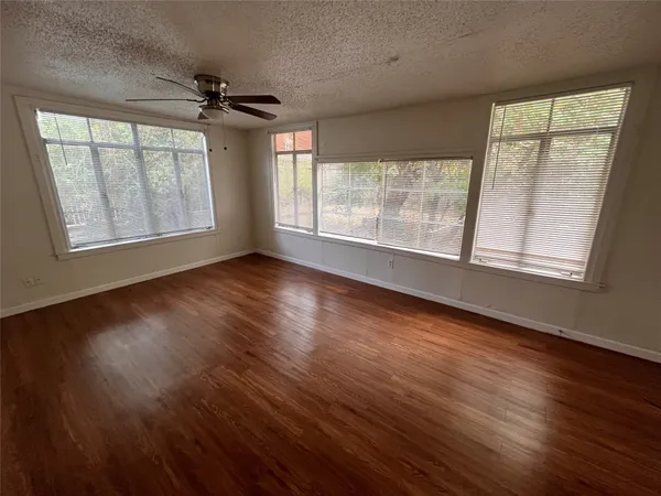$2,700 | 819 East 31st Street, Austin, TX 78705