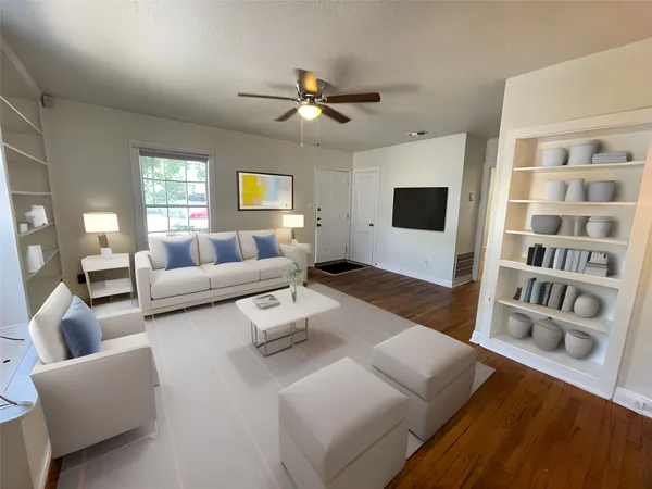 $2,700 | 819 East 31st Street, Austin, TX 78705