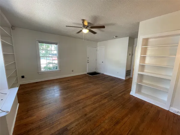 $2,700 | 819 East 31st Street, Austin, TX 78705