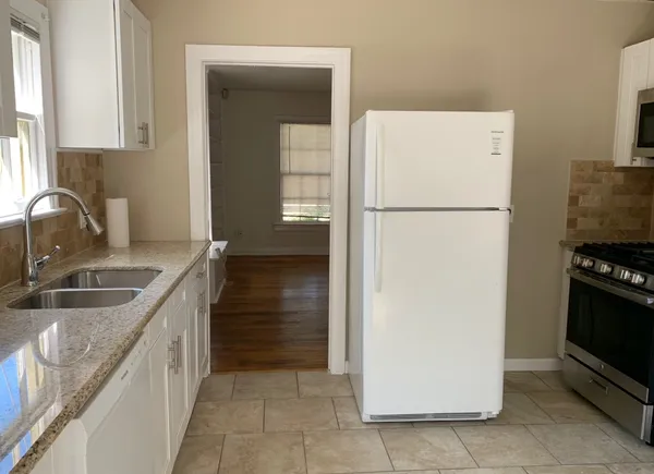 $2,700 | 819 East 31st Street, Austin, TX 78705