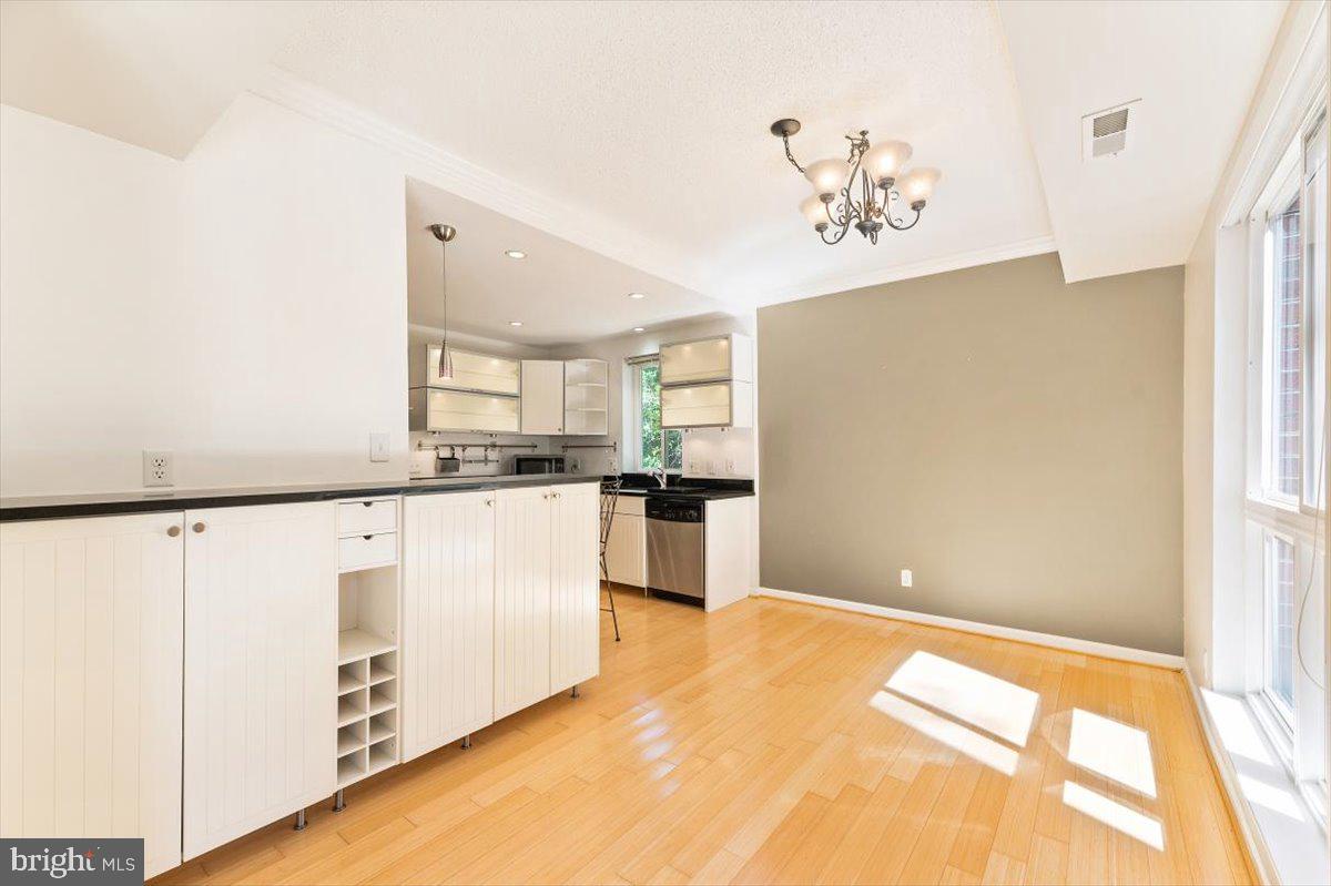 11814 Breton Court, Unit 1A Reston, VA 20191 - Photo 5 of 15