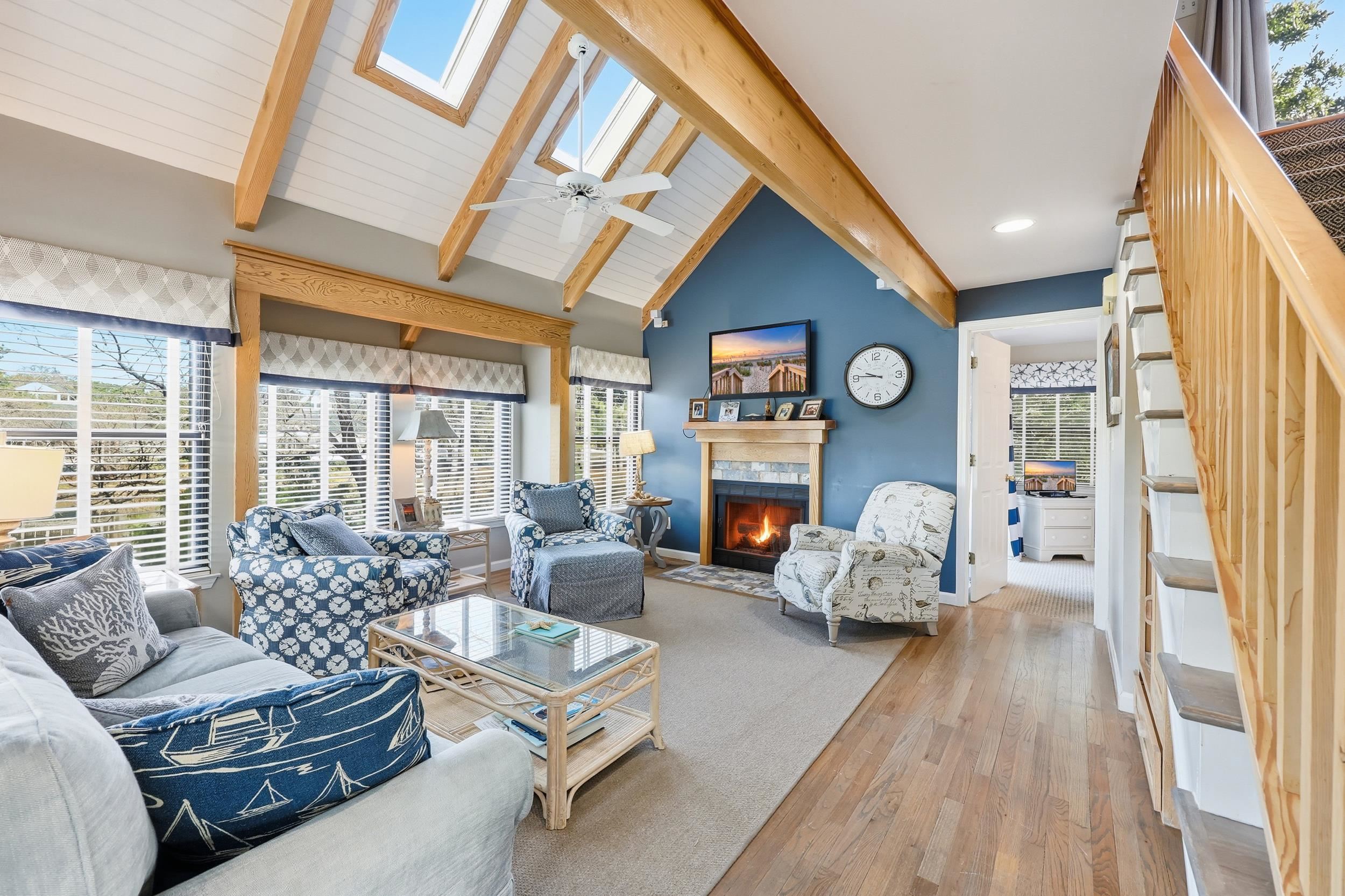 32 Spottail Lane Pawleys Island, SC 29585 - Photo 2 of 37