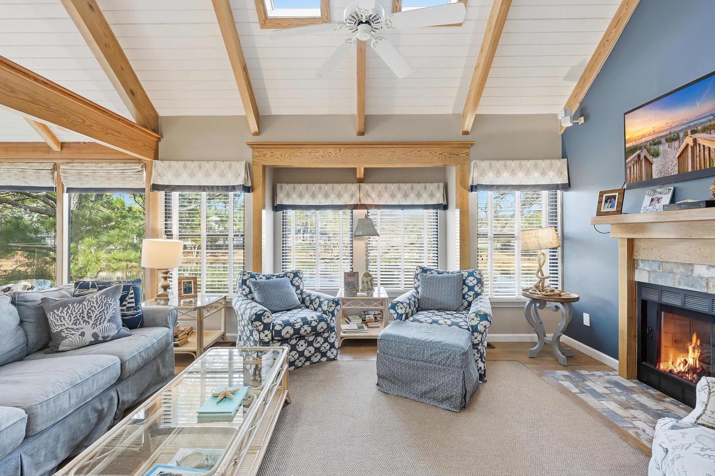 32 Spottail Lane Pawleys Island, SC 29585 - Photo 3 of 37