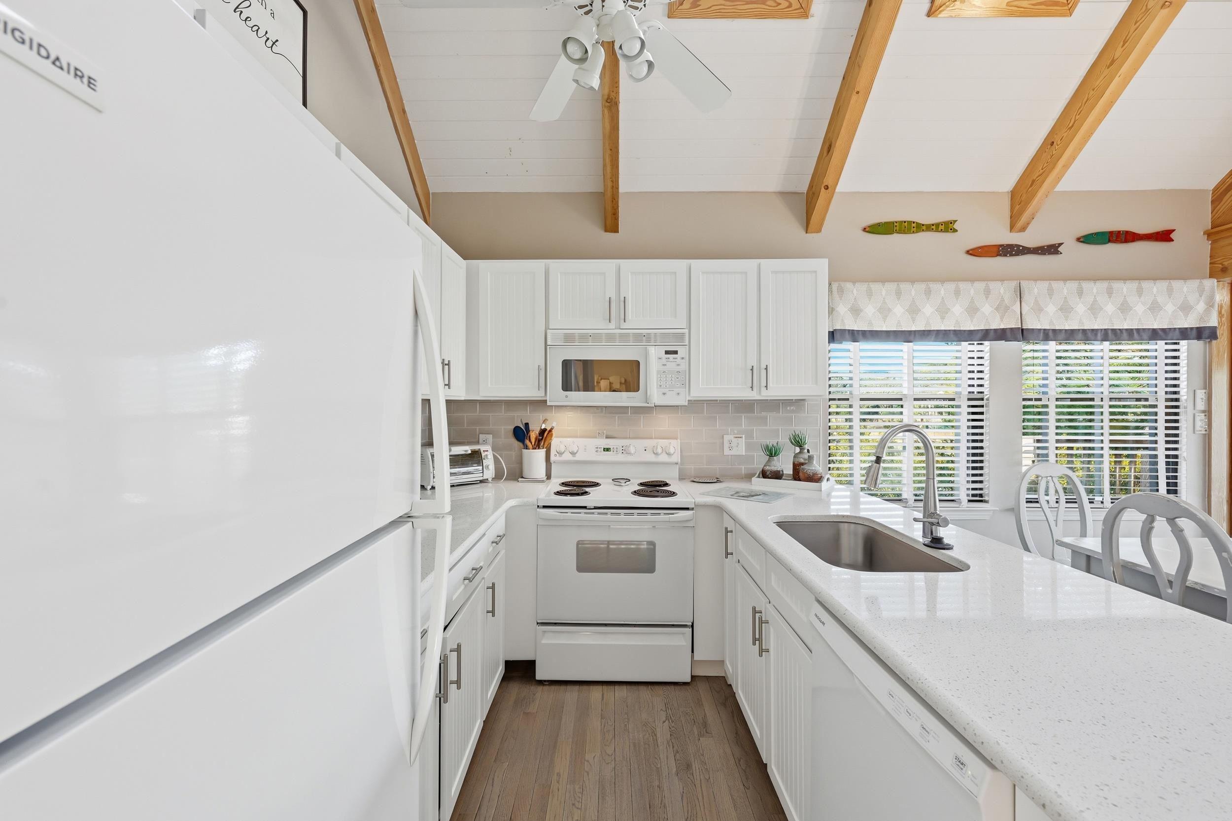 32 Spottail Lane Pawleys Island, SC 29585 - Photo 9 of 37