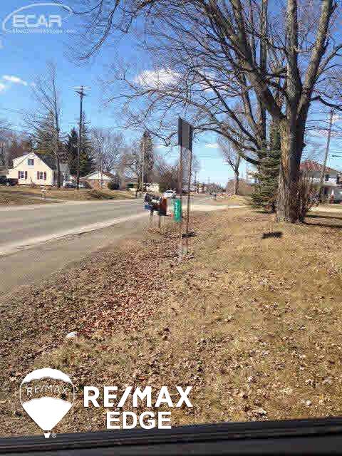5381 Lapeer Road Burton, MI 48509 - Photo 20 of 20 20433699-23.JPG