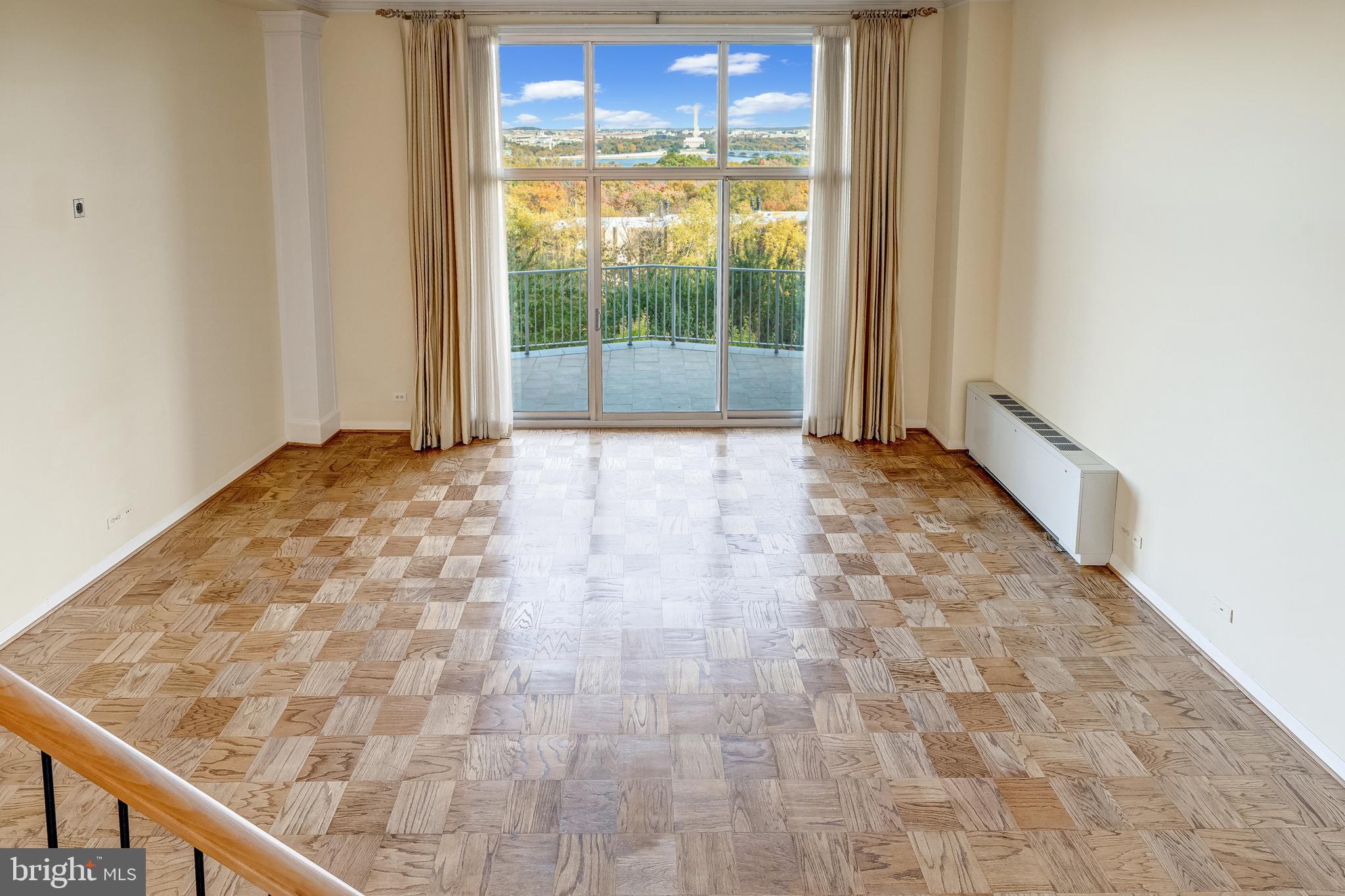 1200 North Nash Street, Unit 549 Arlington, VA 22209 - Photo 13 of 70 ...enhance by high ceilings and wall space for art