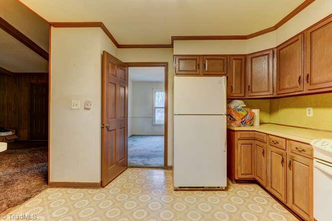 831 Wiley Lewis Road Greensboro, NC 27406 - Photo 10 of 20 Kitchen