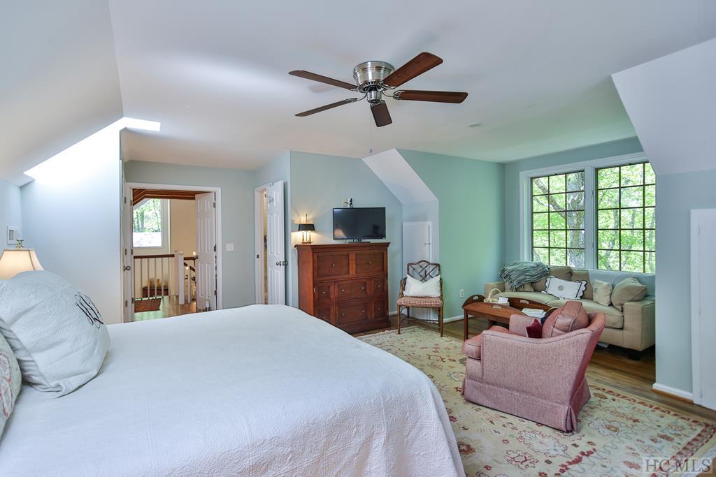 1727 Falcon Ridge Highlands, NC 28741 - Photo 12 of 19 Gallery Image 12