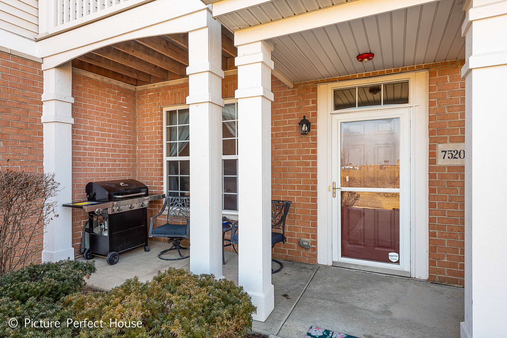 7520 Claridge Drive, Unit H Bridgeview, IL 60455 - Photo 3 of 17