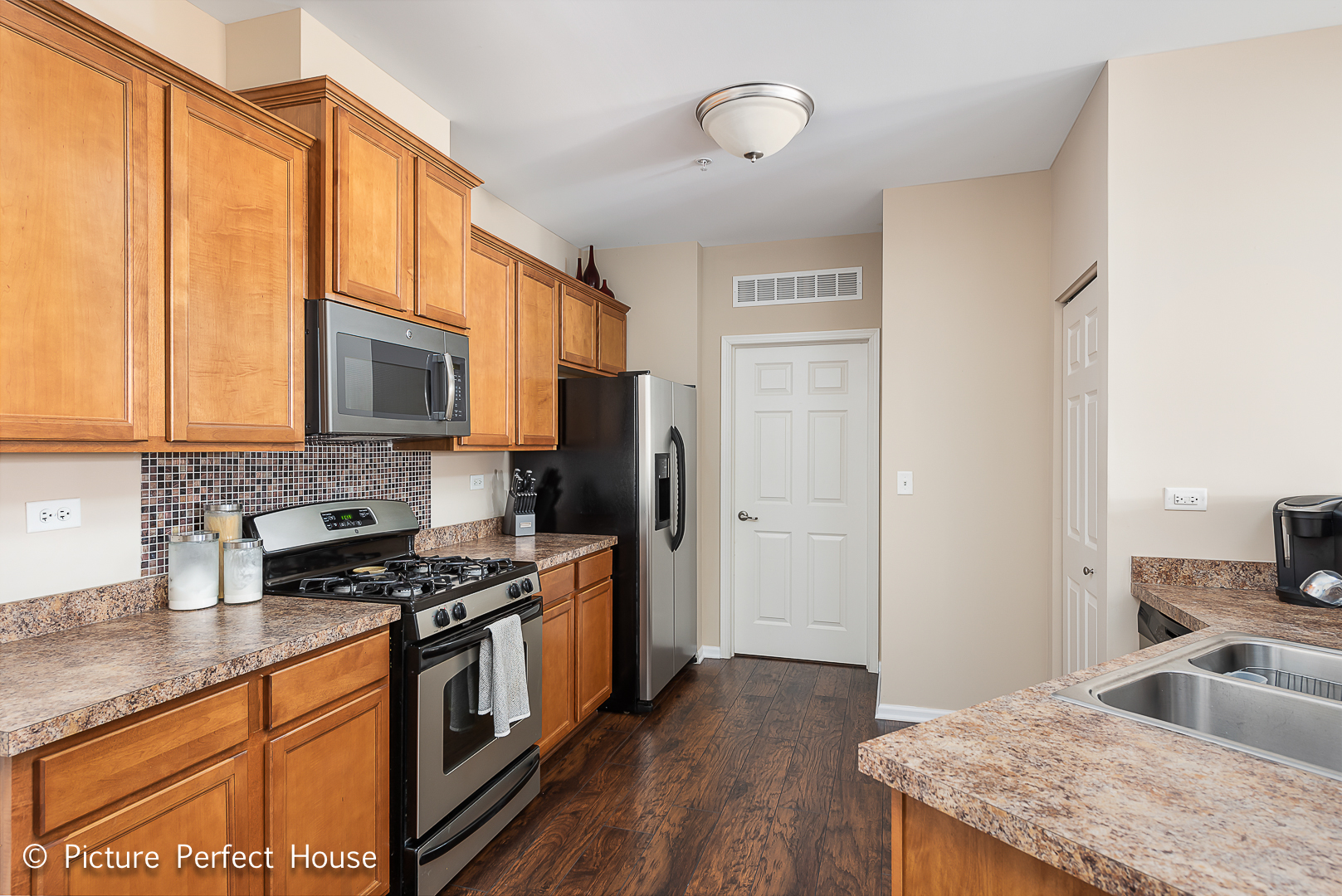 7520 Claridge Drive, Unit H Bridgeview, IL 60455 - Photo 7 of 17