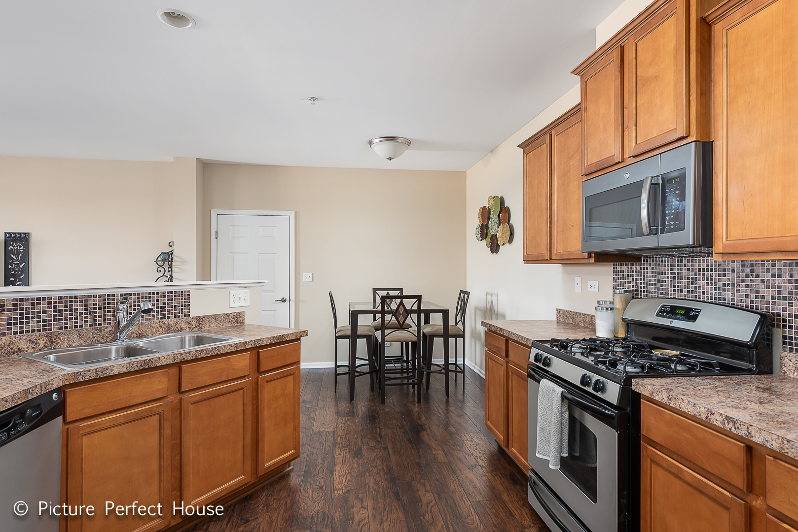 7520 Claridge Drive, Unit H Bridgeview, IL 60455 - Photo 8 of 17