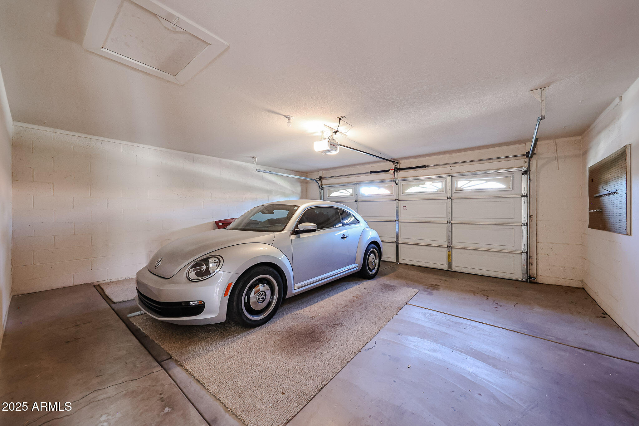 7834 East Ocotillo Road Scottsdale, AZ 85250 - Photo 37 of 47 a view of a garage