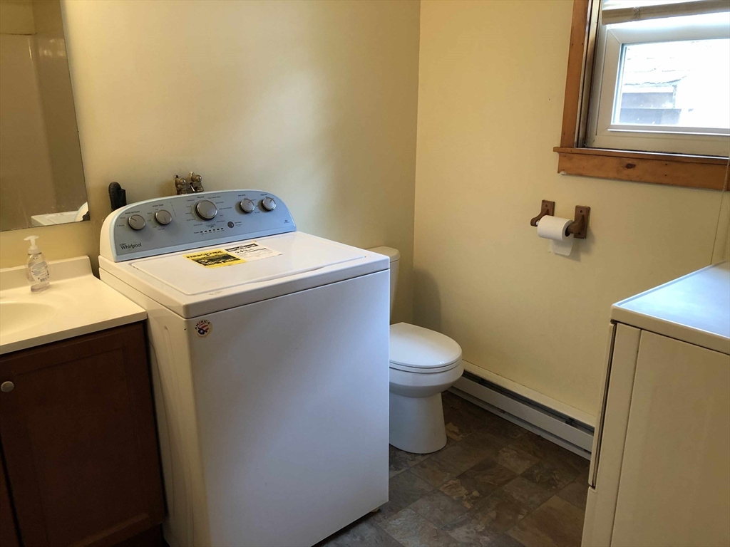 711 Main Street, Unit 1 Amherst, MA 01002 - Photo 3 of 8