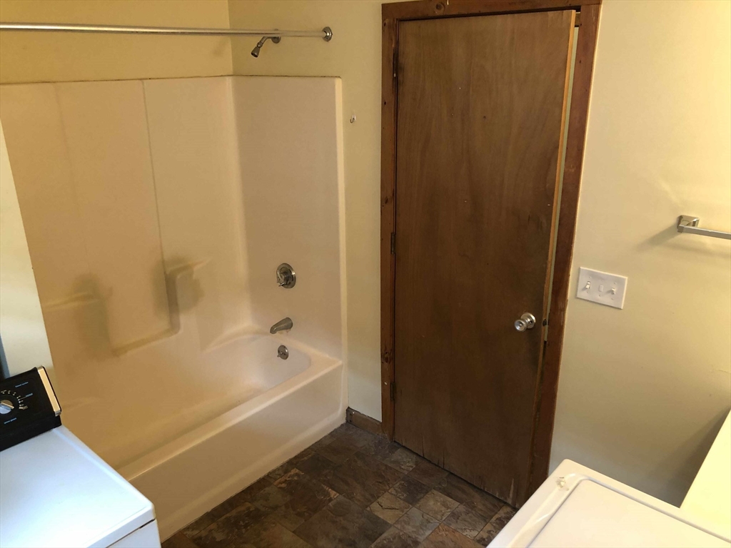 711 Main Street, Unit 1 Amherst, MA 01002 - Photo 4 of 8