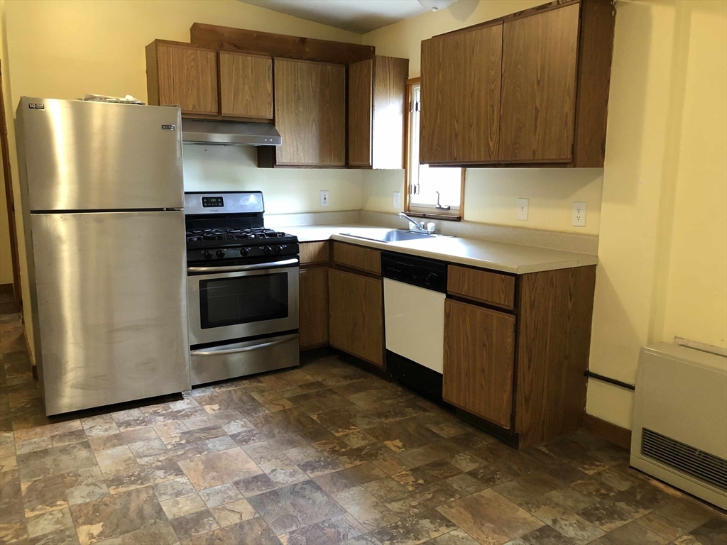 711 Main Street, Unit 1 Amherst, MA 01002 - Photo 5 of 8