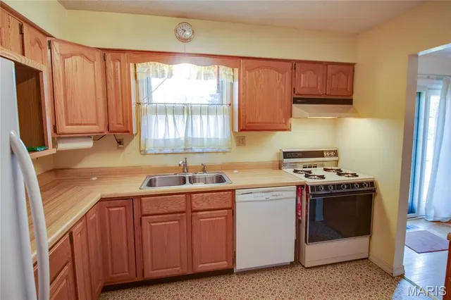 $330,000 | 23850 Green Acres Road, Dow, IL 62022