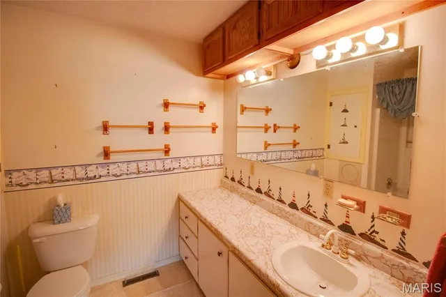 $330,000 | 23850 Green Acres Road, Dow, IL 62022