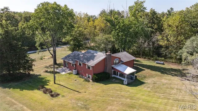 $330,000 | 23850 Green Acres Road, Dow, IL 62022