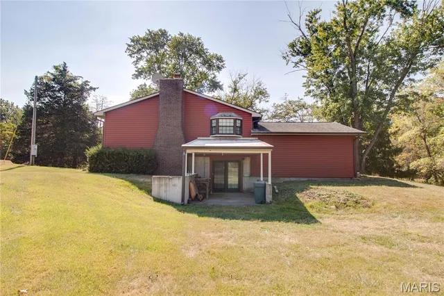 $330,000 | 23850 Green Acres Road, Dow, IL 62022