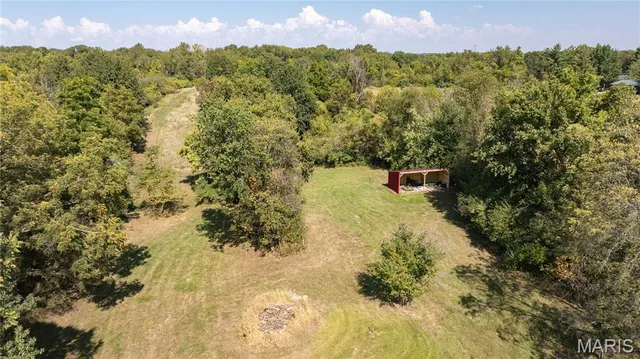 $330,000 | 23850 Green Acres Road, Dow, IL 62022