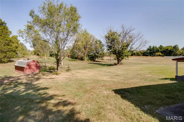 $330,000 | 23850 Green Acres Road, Dow, IL 62022
