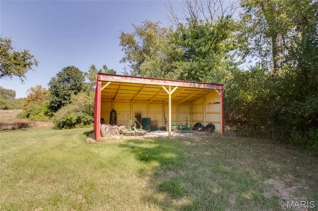 $330,000 | 23850 Green Acres Road, Dow, IL 62022