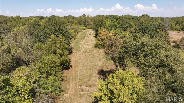 $330,000 | 23850 Green Acres Road, Dow, IL 62022