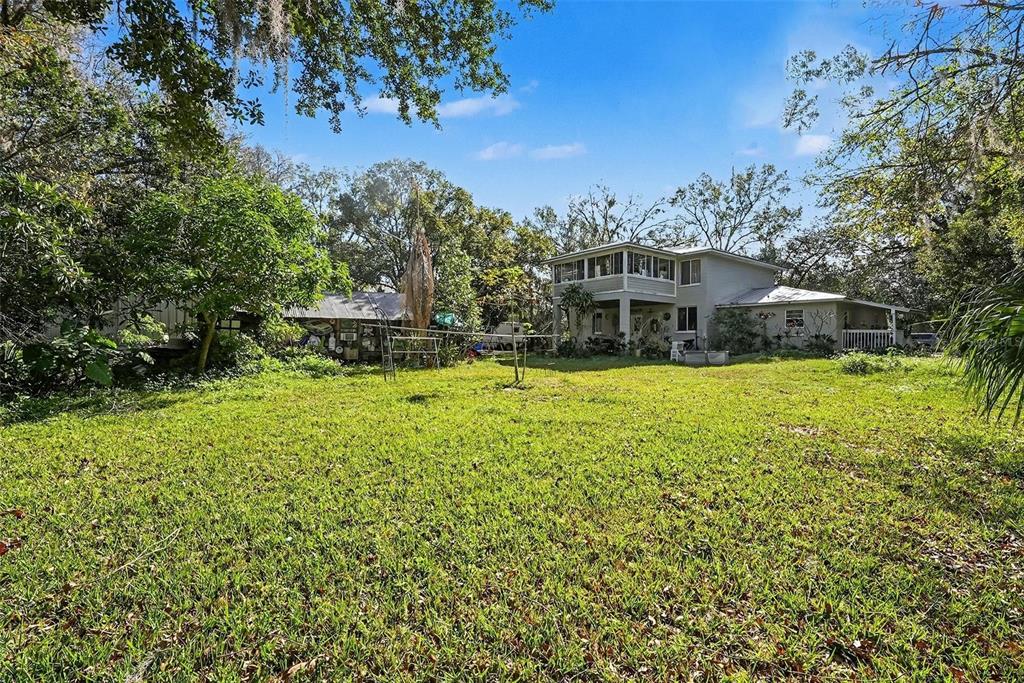 209 Dennison Road Lutz, FL 33549 - Photo 26 of 35