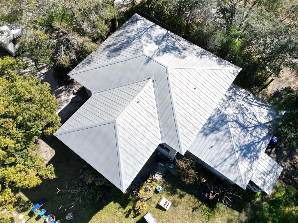 209 Dennison Road Lutz, FL 33549 - Photo 32 of 35