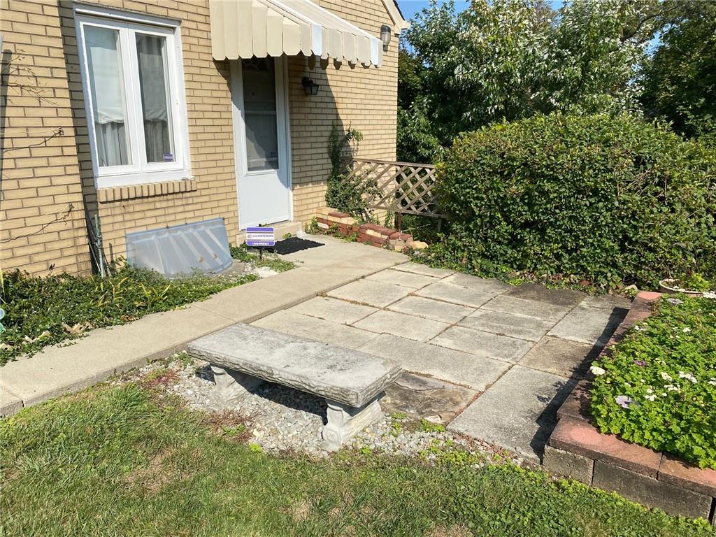 153 Duff Road Pittsburgh, PA 15235 - Photo 2 of 24 Gallery Image 2