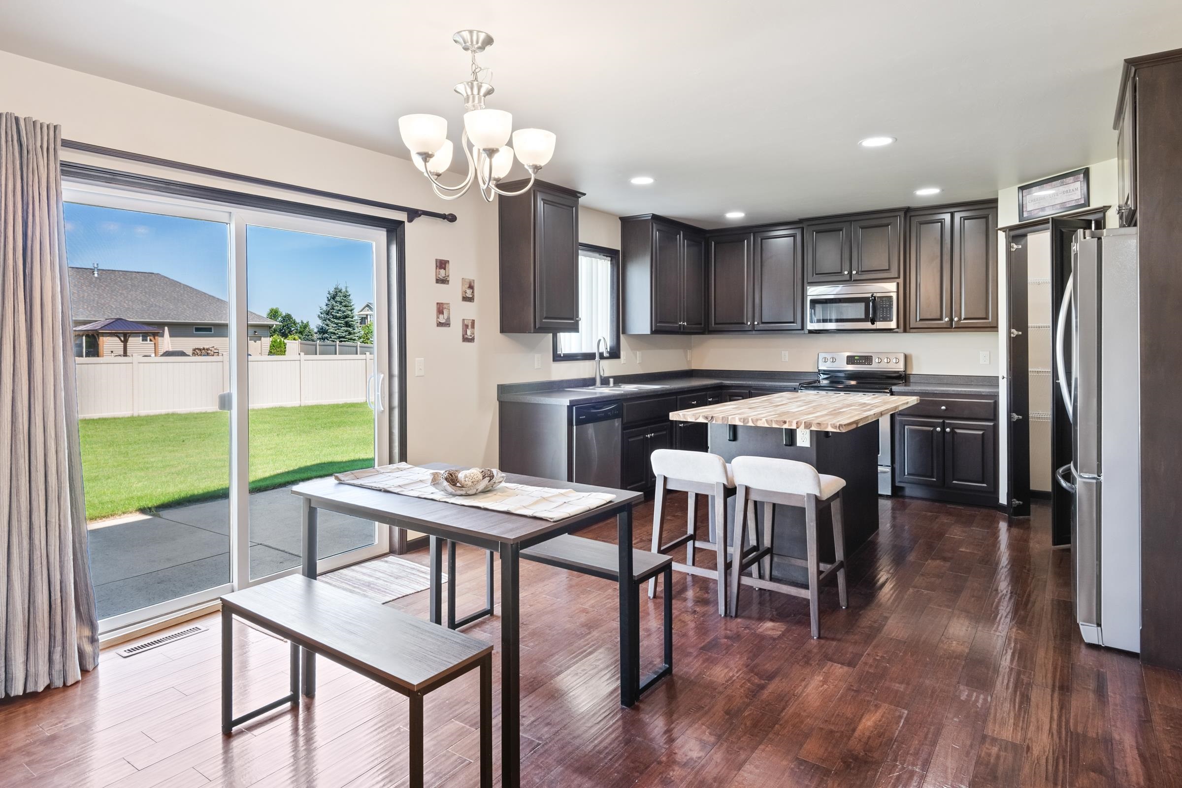 600 Castlestone Court Oneida, WI 54155 - Photo 10 of 72