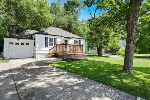 $270,000 | 5712 West 55th Street, Mission, KS 66202