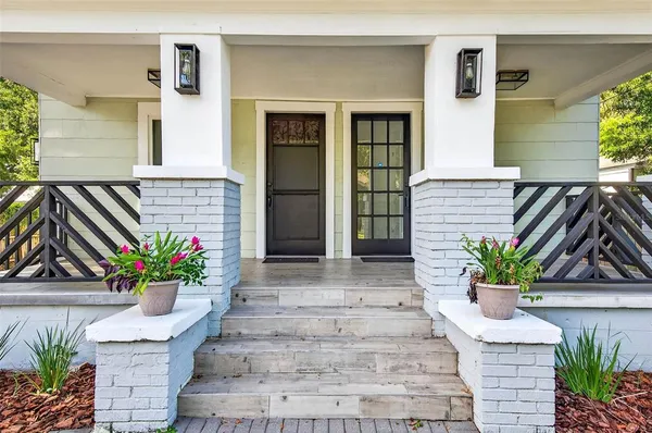 a view of a entryway of the house