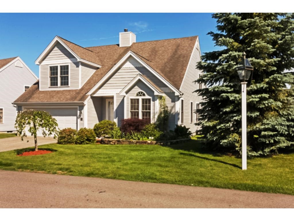30 Hampton Meadows, Unit 30 Hampton, NH 03842 - Photo 1 of 27 Gallery Image 1
